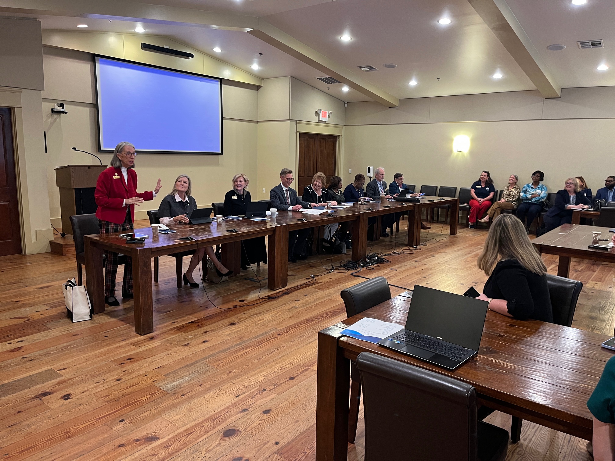 In Mobile, Alabama Board of Education previews legislative and policy issues