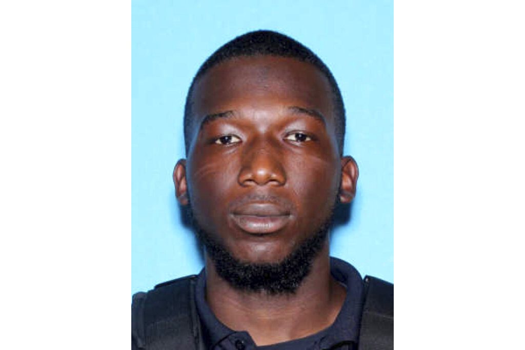 Teen charged in officer's slaying makes court appearance - Alabama ...