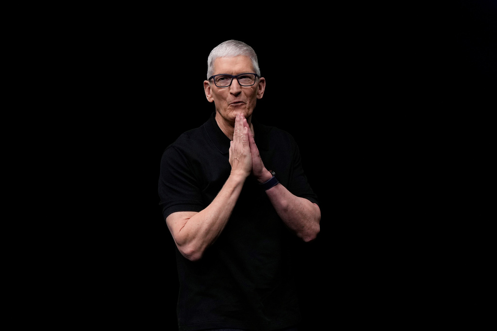 Alabama native Tim Cook will step down as Apple CEO