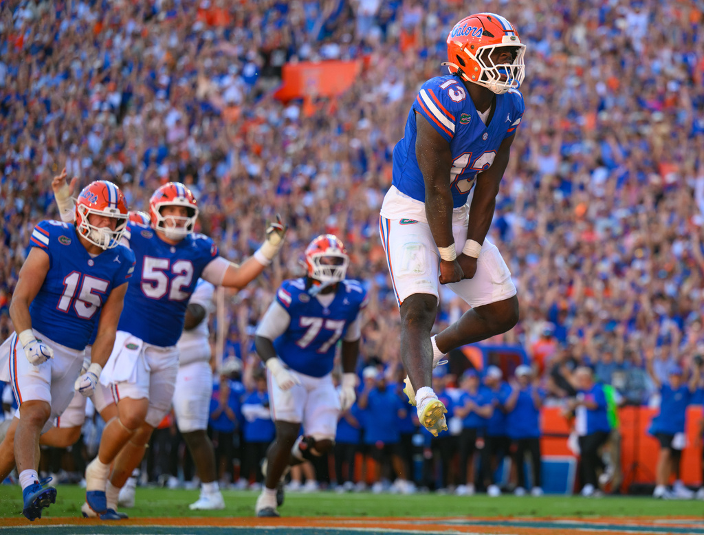 Florida rides win over Rebels to No. 8 ranking in AP Top 25; Texas ...