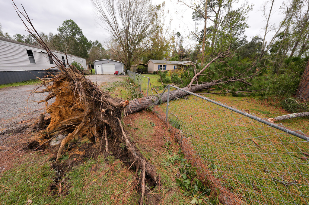 Alabama lawmakers press Trump to approve major disaster declaration