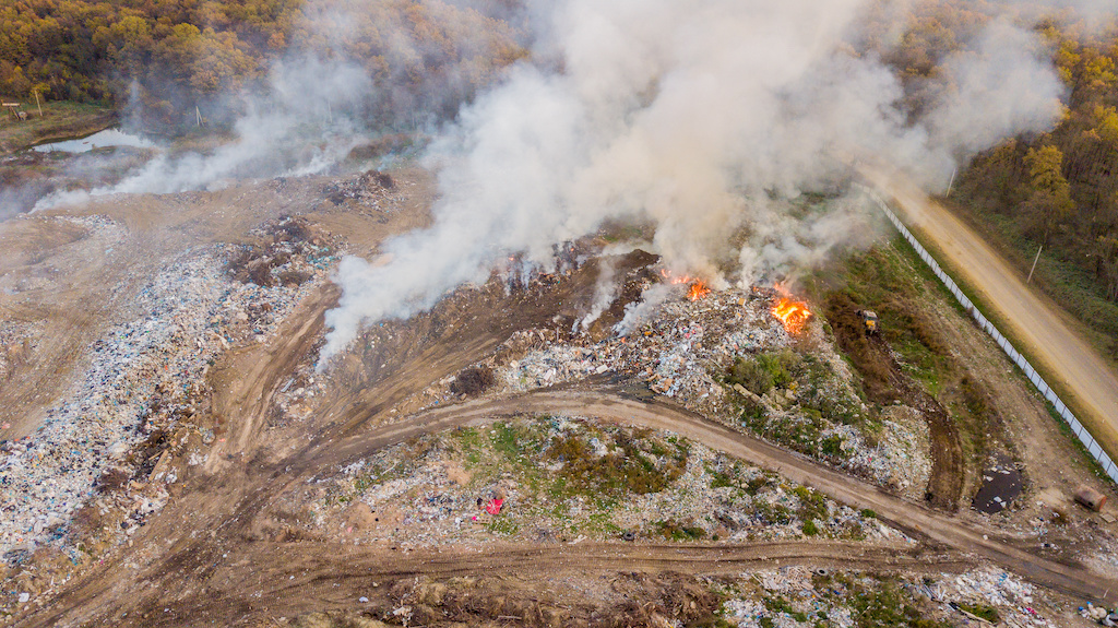 Monitors show monthsold Alabama landfill fire polluting air Alabama