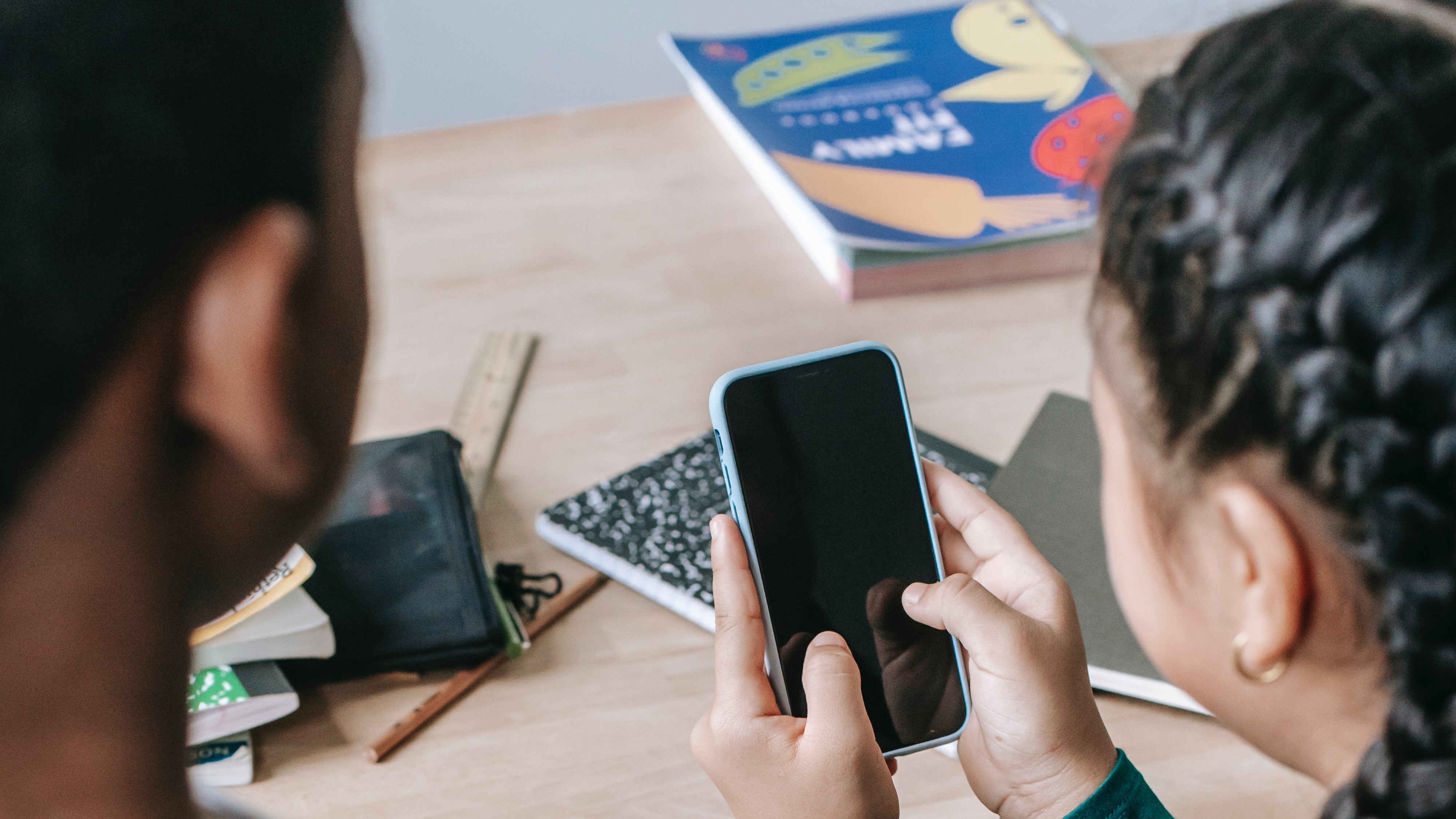Alabama Board of Education adopts resolution to curb phone usage in ...